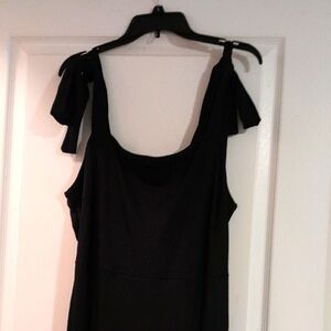 Elegant Black Sleeveless Dress Ties one shoulders New